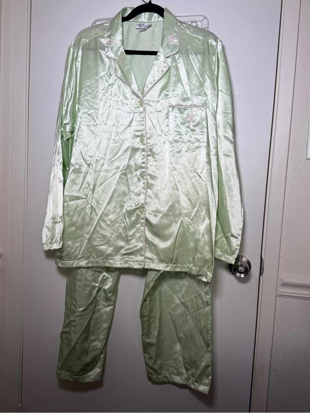 Character Light Green Satin Pajama Set with Floral Trim XL NWOT